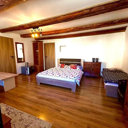 Apartman Velicka Vinaren Poprad Exterior photo